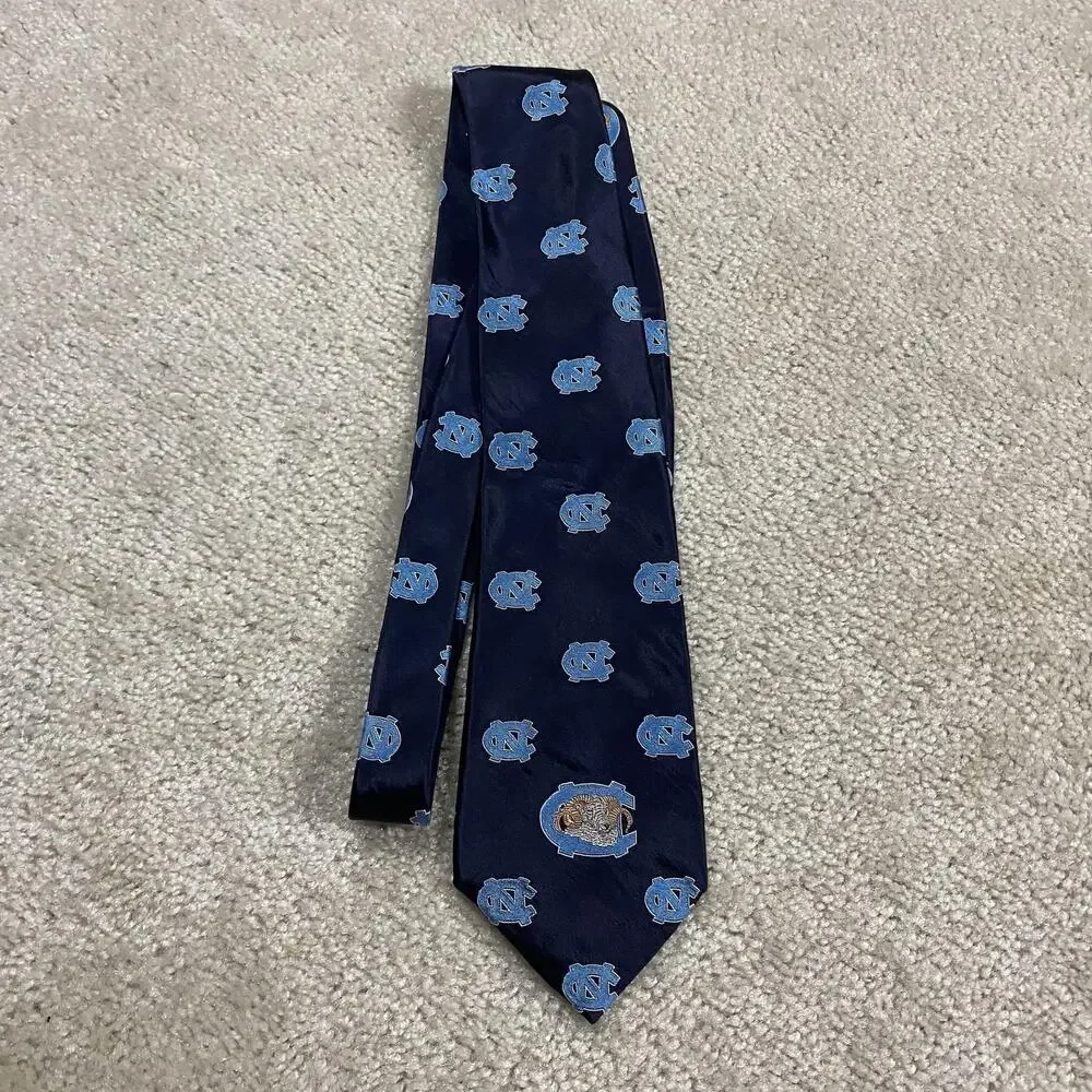 VTG UNC Tie Mens Blue Silk Tar Heels Logo Carolina Tar Heels AOP Preppy